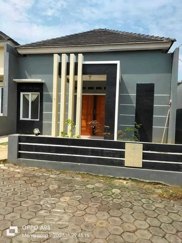 Di jual rumah ready belakang pasar ace Mijen