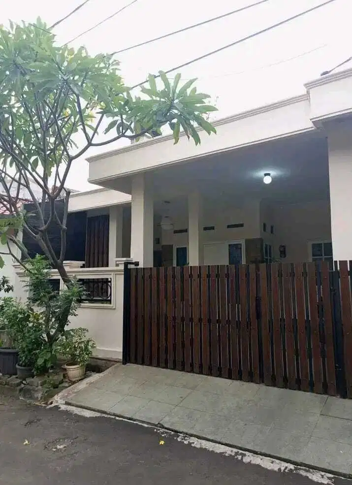 jual cepat rumah siap huni komplen mahkota simprug Ciledug