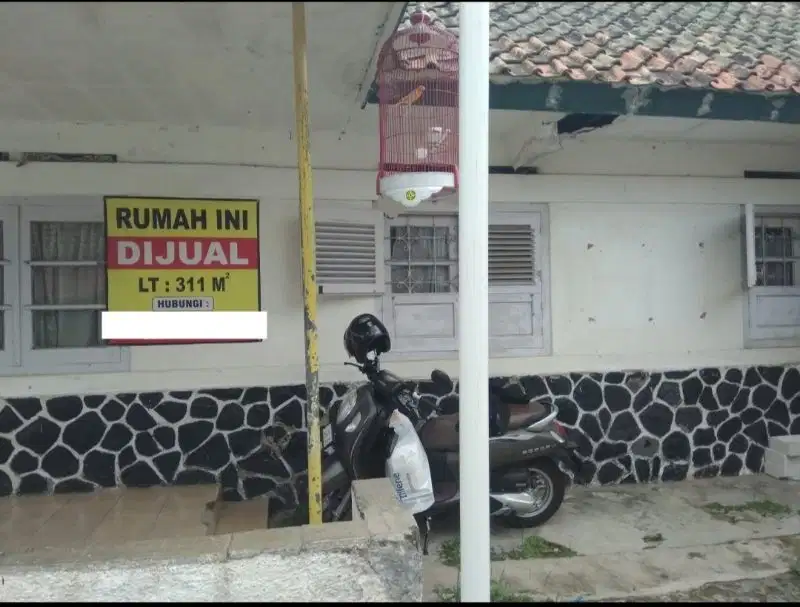 Di Jual Rumah Vintage Di Jalan Kolmasturi Cimahi