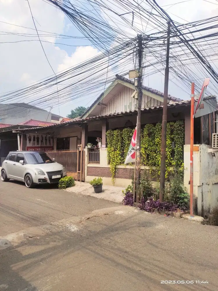 JUAL CEPAT RUMAH PINGGIR JALAN UTAMA DI KEBAYORAN BARU JAKARTA SELATAN