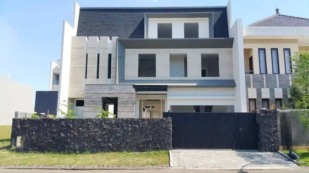 RUMAH IMPERIAL GOLF PAKUWON INDAH MEWAH BARU GRES ada SWIMMING POOL