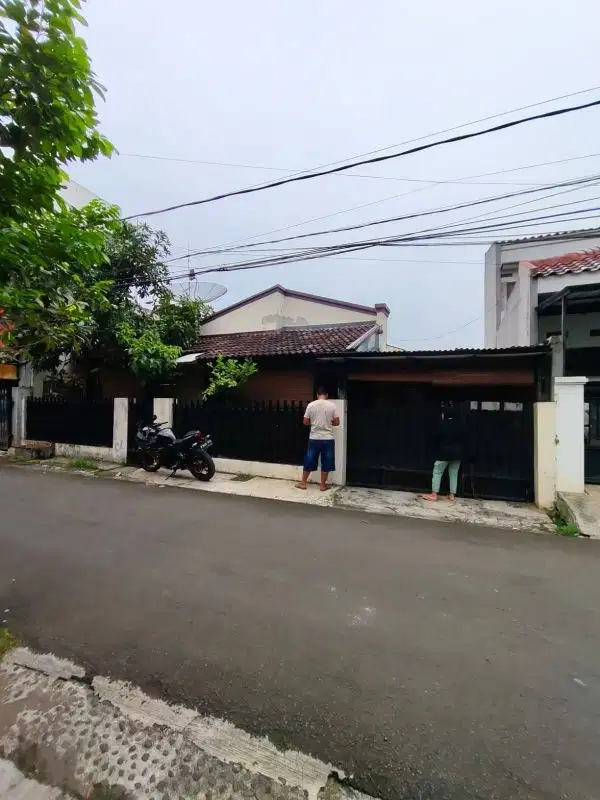 Rumah bagus model  Lama  Dalam    cluster Cipondoh Tangerang