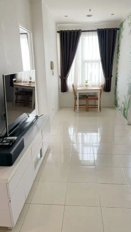 Disewakan Lantai Rendah 2Br di Casablanca Mansion view swimming pool