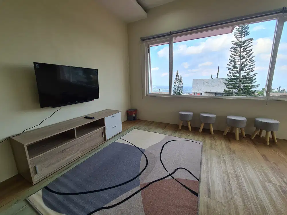 Dijual Villa 5KT 5KM Panderman Hill, 207m², Hadap Timur, 2.3 M