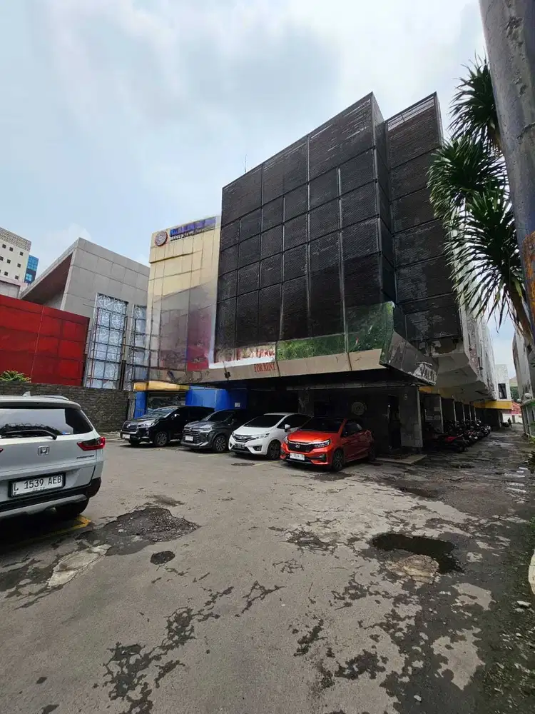Dijual Gedung Basuki Racmat lokasi yang  sangat strategis