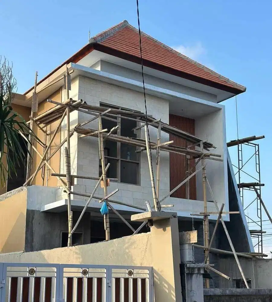 Rumah baru 2 lantai tahap finishing di jl tukad badung renon