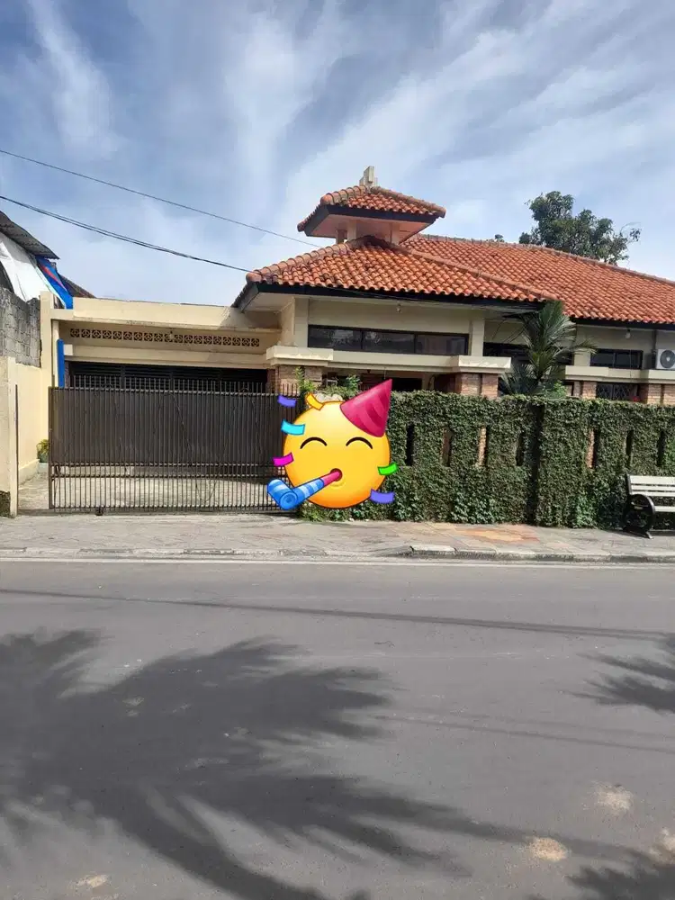 Dijual Cepat Rumah Bagus & Asri di Komplek Bukit Cirendeu