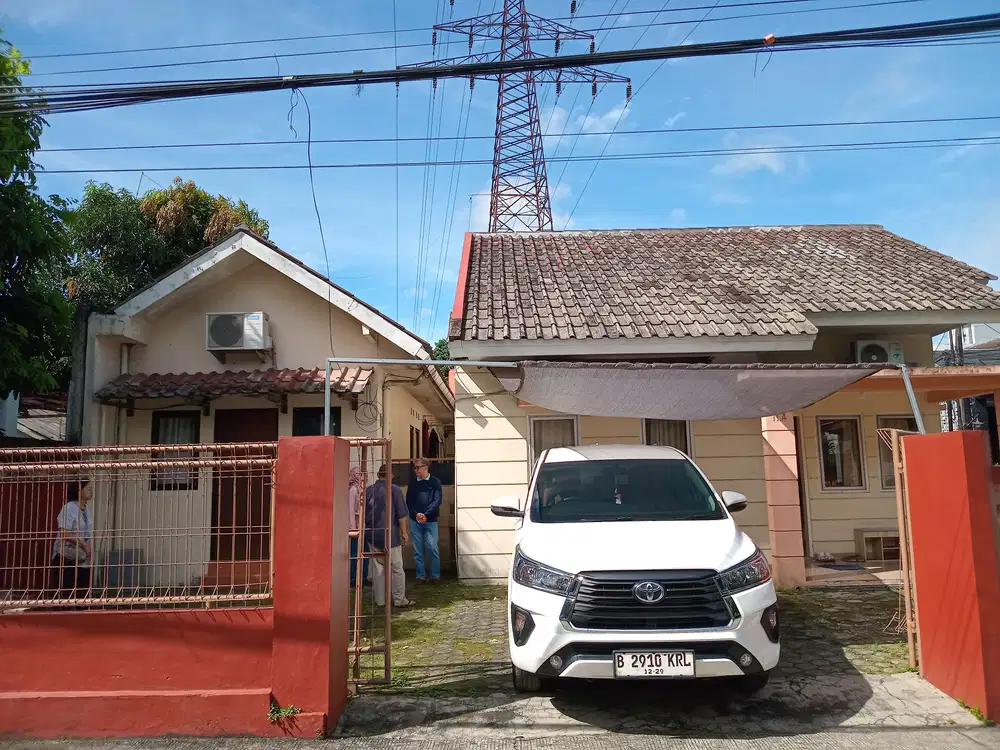 JUAL RUMAH JATIWARNA 200 METER DARI TOLL ADA KAMAR KOSAN KOMPLEK MURAH