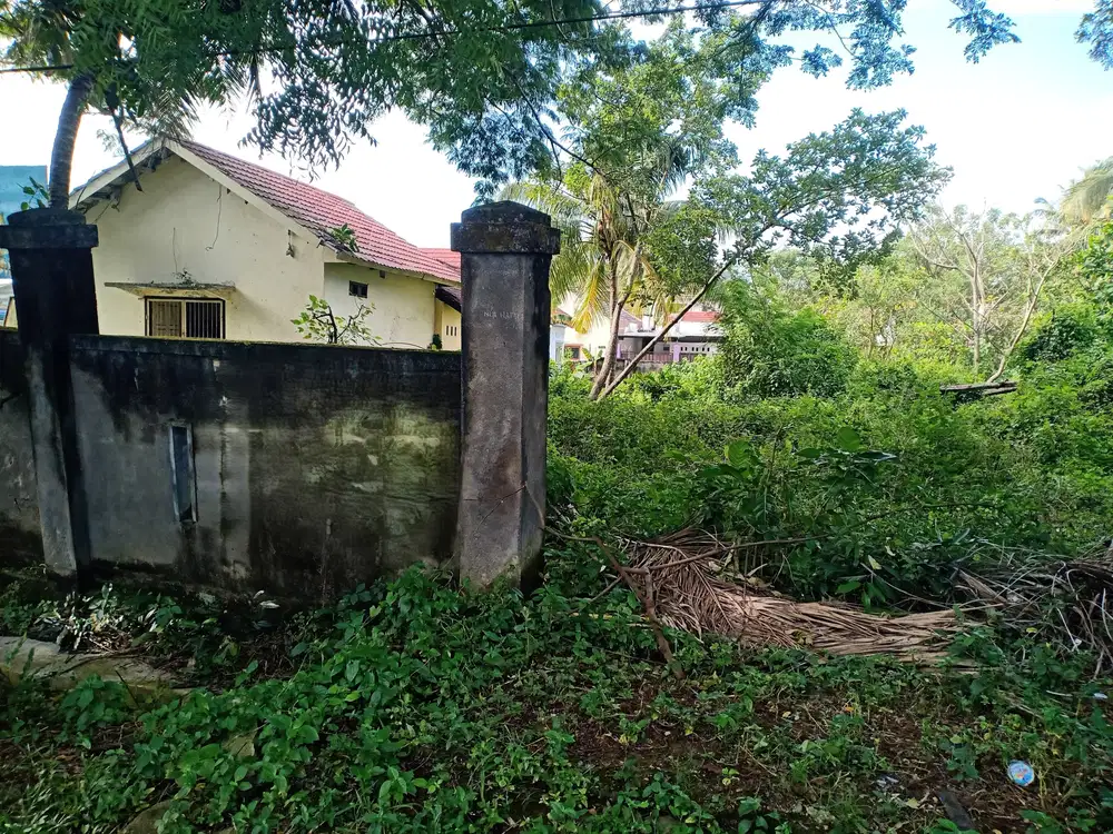 Tanah pinggir jalan dekat pertamina Praya