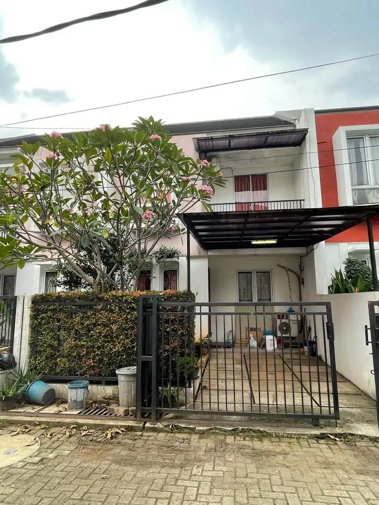 RUMAH 2 LANTAI LOKASI STRATEGIS DI CIPUTAT