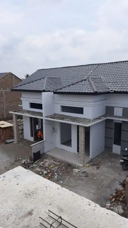 DIJUAL RUMAH MEWAH DUA LANTAI KONSEP MEZANINE MEDAN AMPLAS