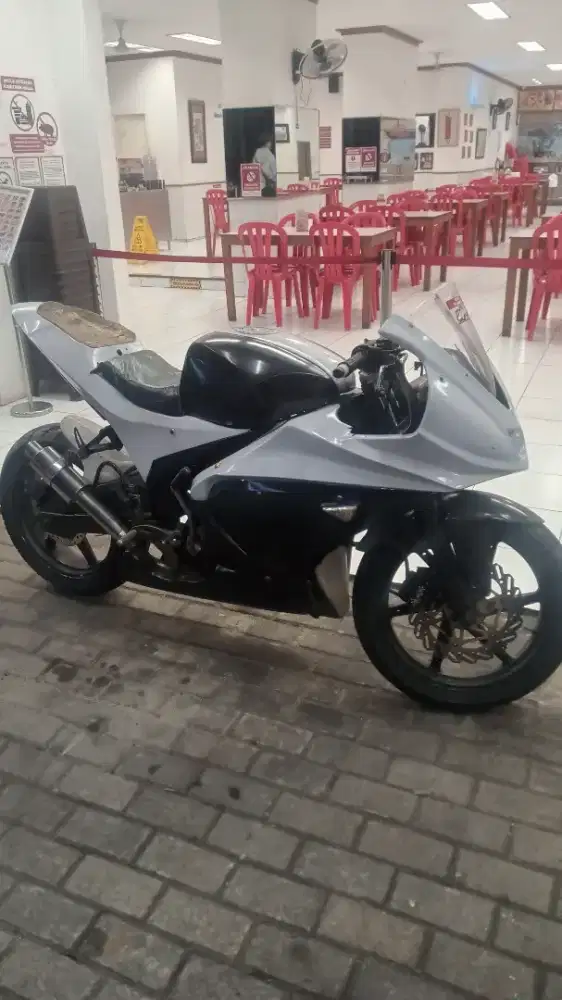 Di jual motor custom basic gl pro
