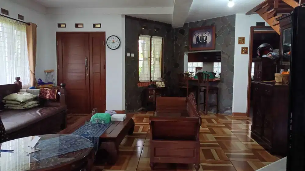 Jual Cepat Rumah Asri 2 Lantai di Setiabudi Regency