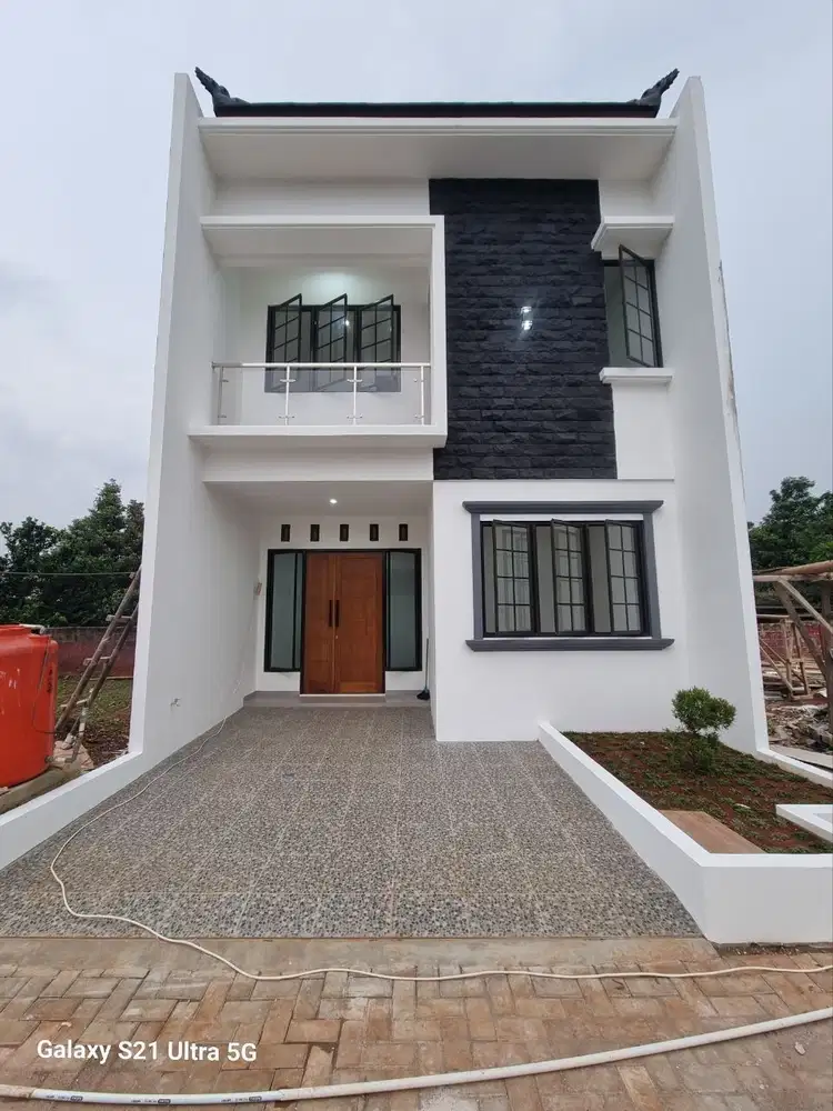 Rumah 2 Lantai Konsep Bali Style Strategis Nempel Jakarta