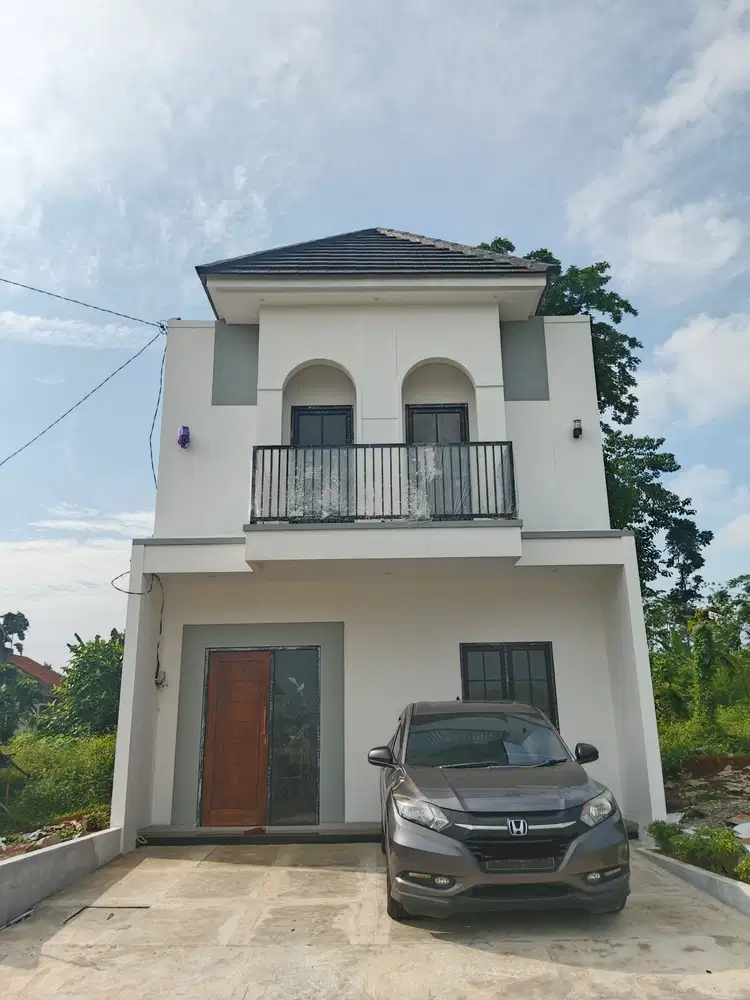 DiJual Rumah 2 Lantai SHM lokasi di Cluster Banyumanik Semarang