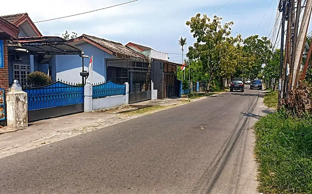 RUMAH MEWAH PINGGIR JALAN DI SETIABUDI MEDAN SIAP HUNI