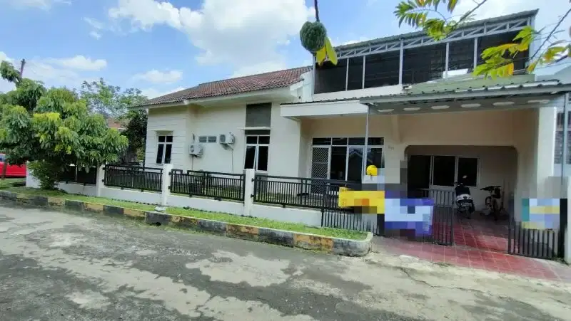 Rumah second  lokasi strategis  depan RS EMC pekayon