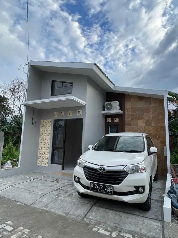 jual rumah baru bebas banjir ada carport mobil