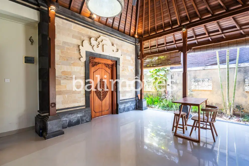 Rumah Bergaya Bali Tiga Kamar Tidur Di Sanur