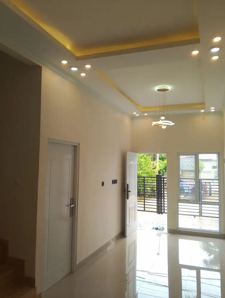 Dijual rumah siap huni 2 lantai di kota tangerang