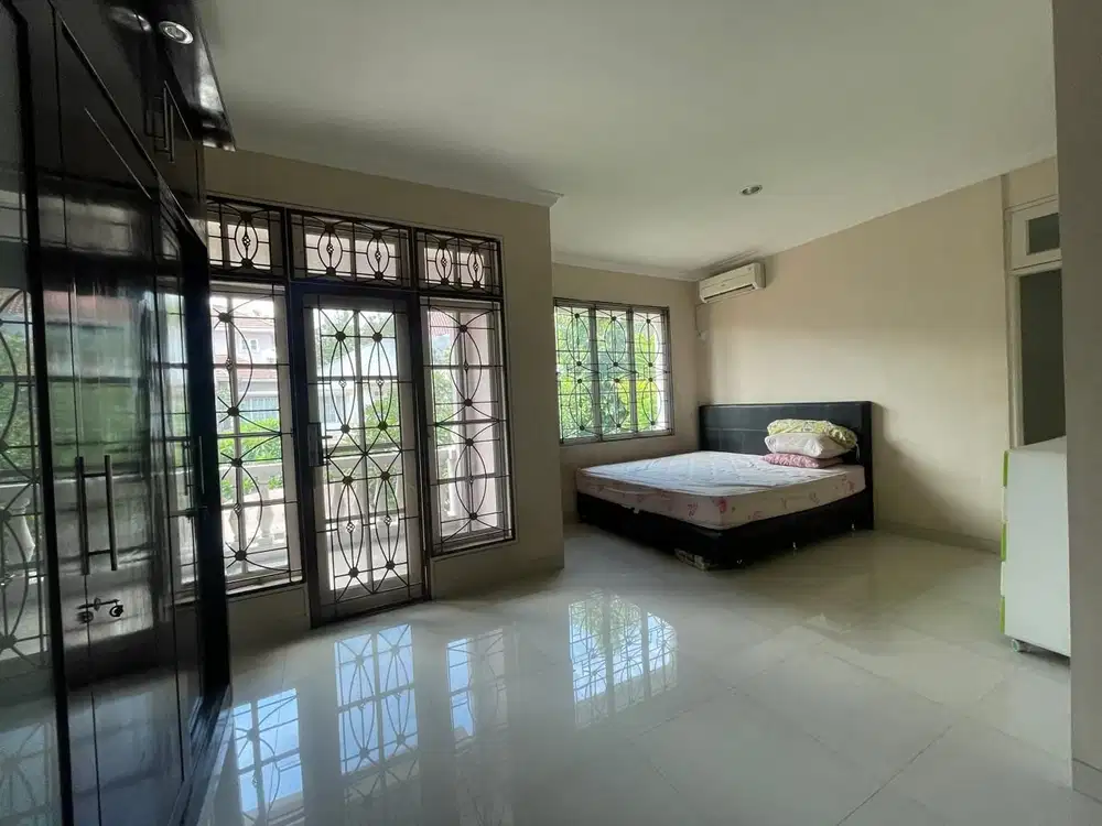 RUMAH BAGUS LT 153 SIAPHUNI KOTA WISATA CIBUBUR JAKARTA TIMUR
