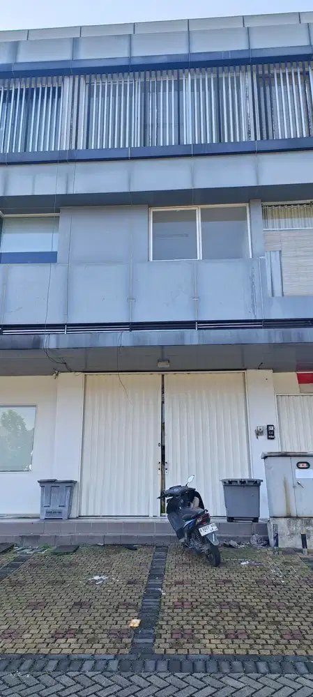 Disewa Ruko 3,5 Lantai dekat Sekolah Dan Apartemen