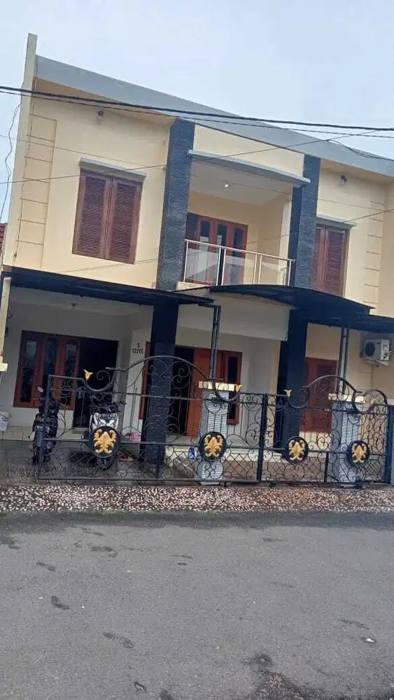 Dijual Murah Rumah 2 Lantai di Perumahan Dukuh Zamrud