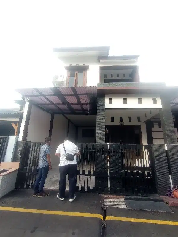 Dijual Murah Rumah Lelang 2 Lantai di Perumahan Pesona Anggrek