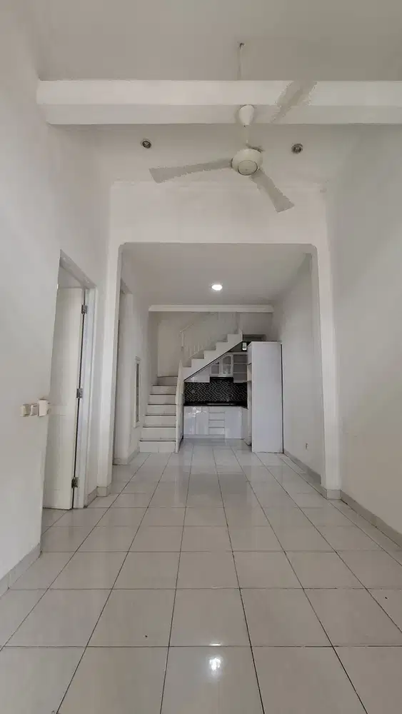 RUMAH MURAH 1,5 LANTAI LEGENDA WISATA CIBUBUR JAKARTA TIMUR