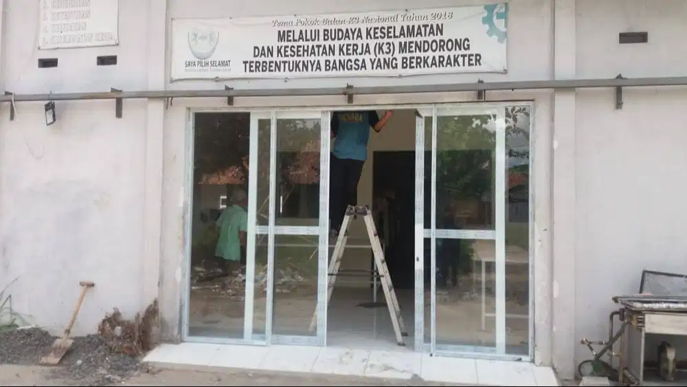 Pasang Kusen Alumunium + Pintu + Jendela + Plafon Partisi Gypsum - PVC