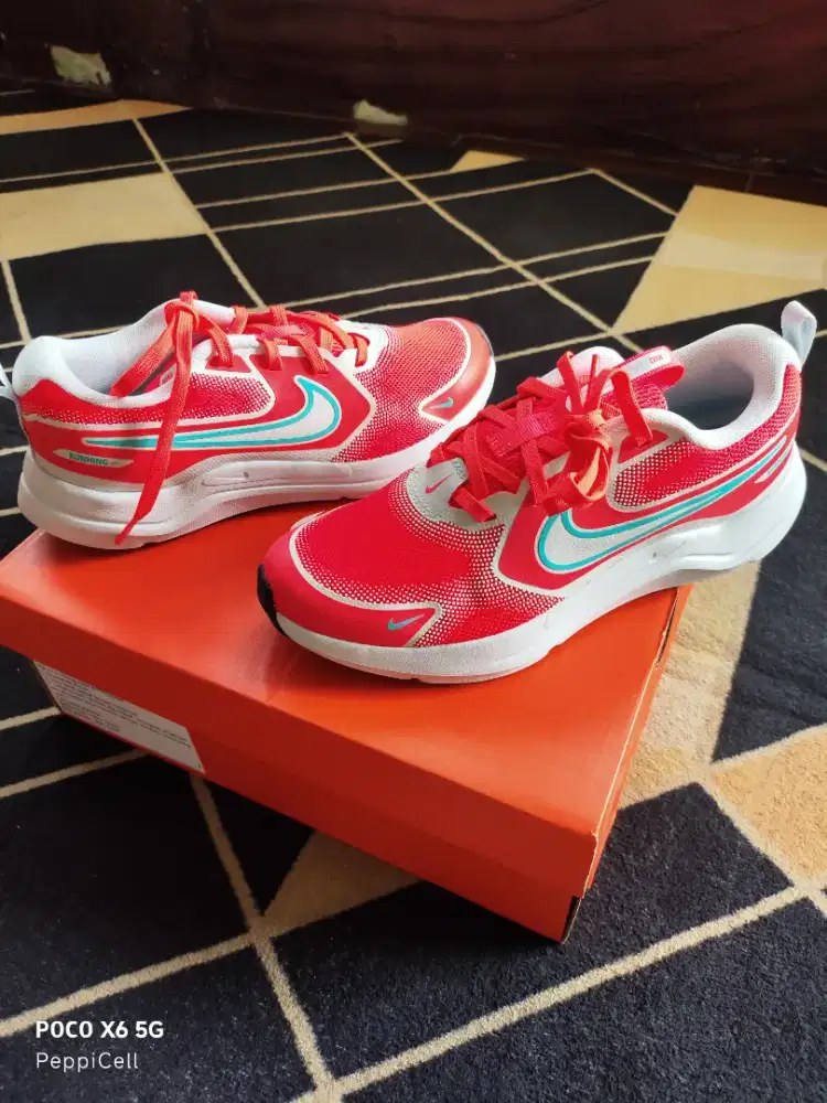Sepatu running anak NIKE COSMIC RUNNER NEW