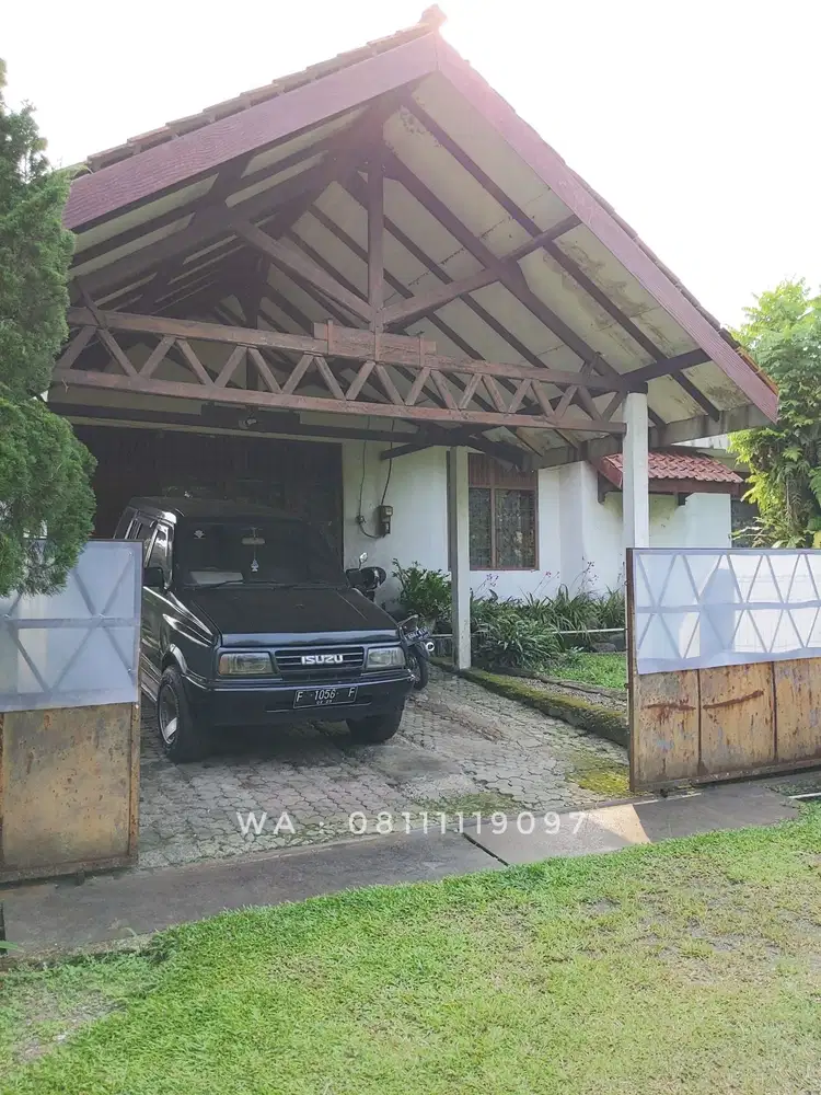JUAL Rumah + 4 Kolam Ikan di Lingkungan Tenang Kota Batu Bogor