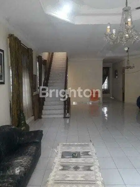 Dijual rumah mewah di Sekitar Masjid Al Jihad