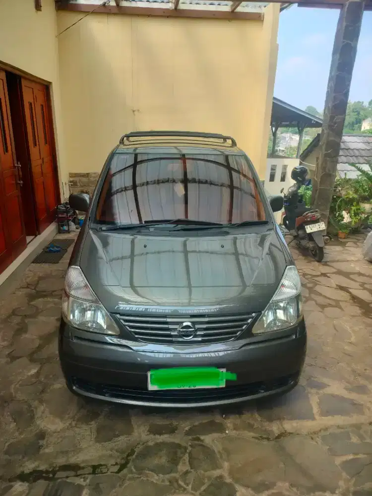 Nissan Serena comfort touring A/T 2010