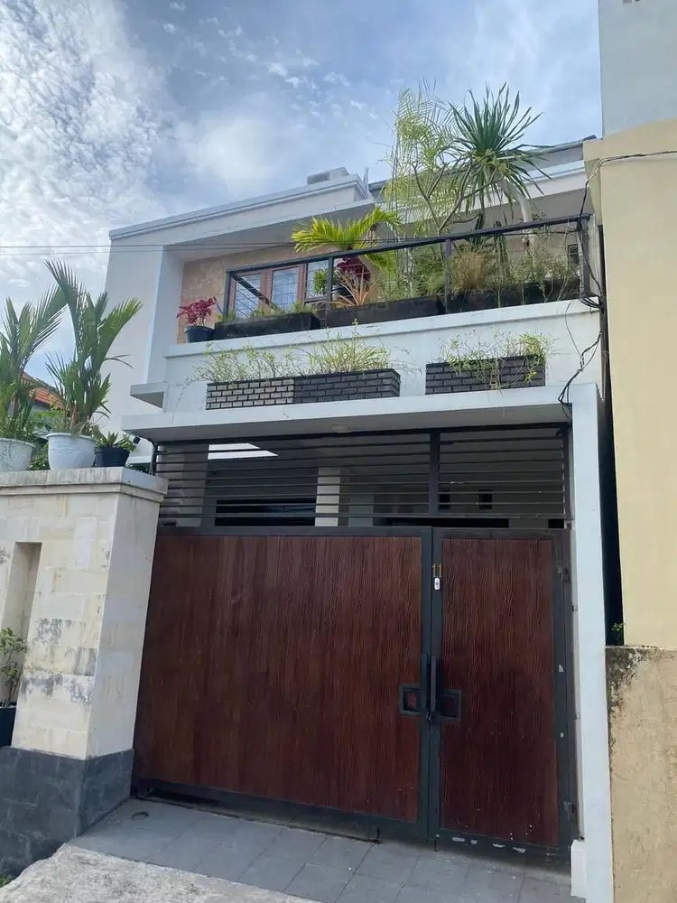 Jual rumah 2 lantai di jl sedap malam denpasar timur