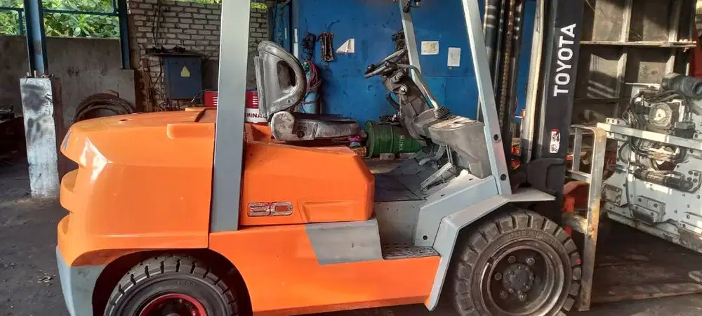 FORKLIFT TOYOTA 3 TON