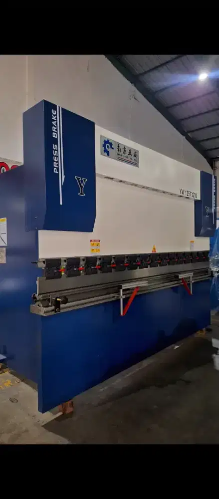 Mesin Bending 125T x 2500mm