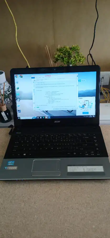 Laptop Acer E1-471
