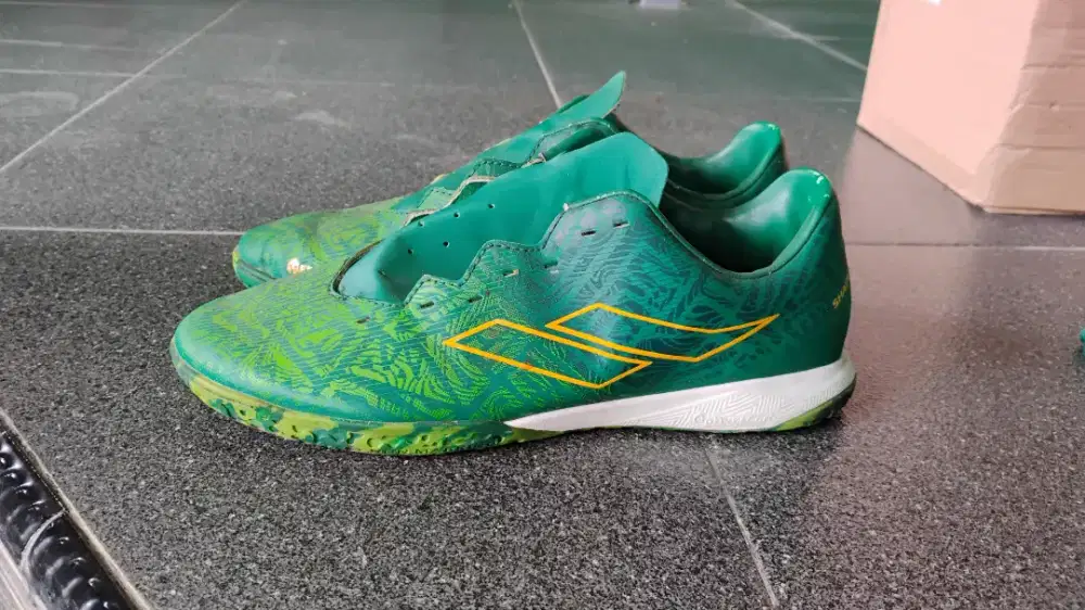 Dijual sepatu futsal Mills
