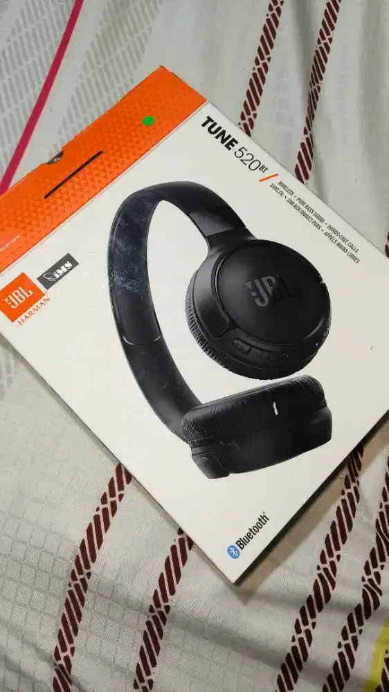 JBL TUNE 520BT Headphone Bluetooth