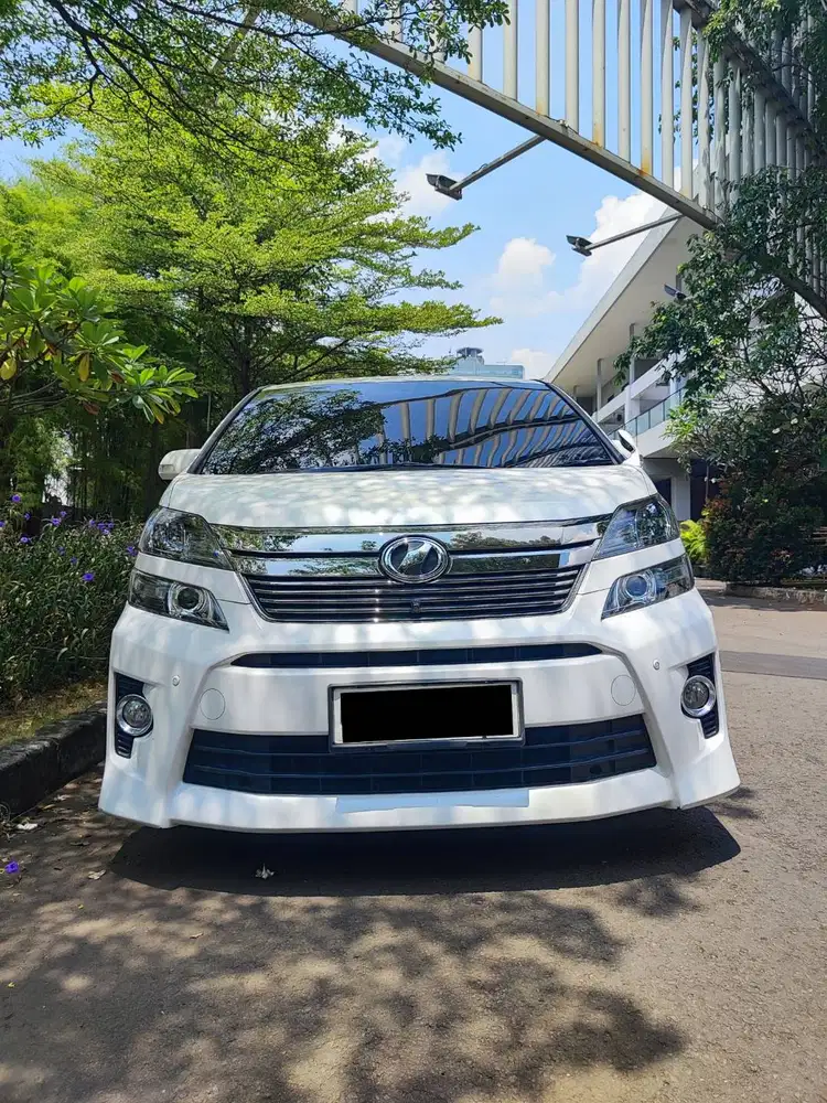 TOYOTA VELLFIRE ZG 2.4 AT (2015)