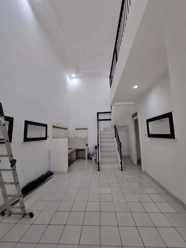 DIJUAL RUMAH BAGUS MURAH 2 LANTAI SIAPHUNI KOTA WISATA CIBUBUR BOGOR