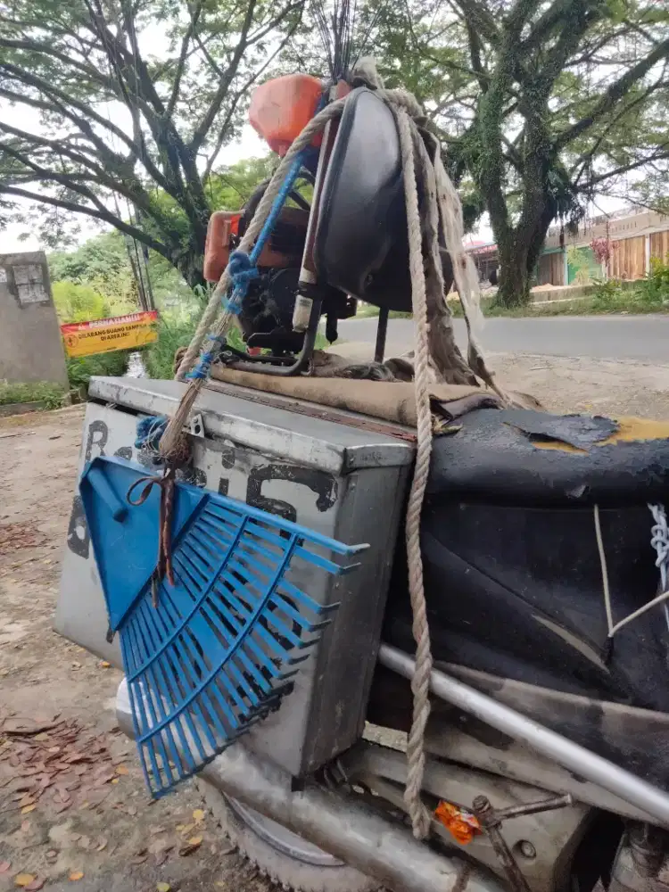 Potong Rumput dan bersih bersih panam