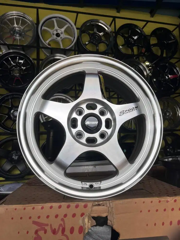 VELG SPOON R15x6.5 H4x100 BRIO,JAZZ,YARIS,AGYA,CALYA,SIGRA,AYLA,IGNIS