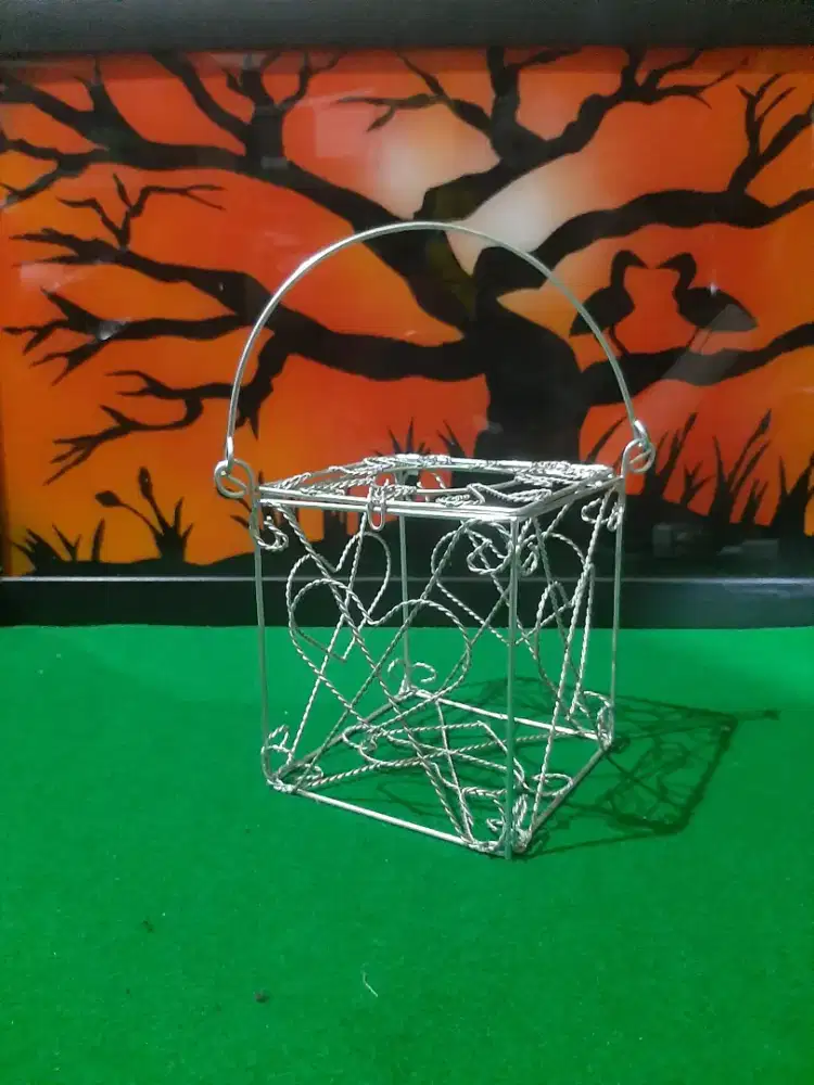 Kotak kawat tempat penyimpanan tisu dan lainnya