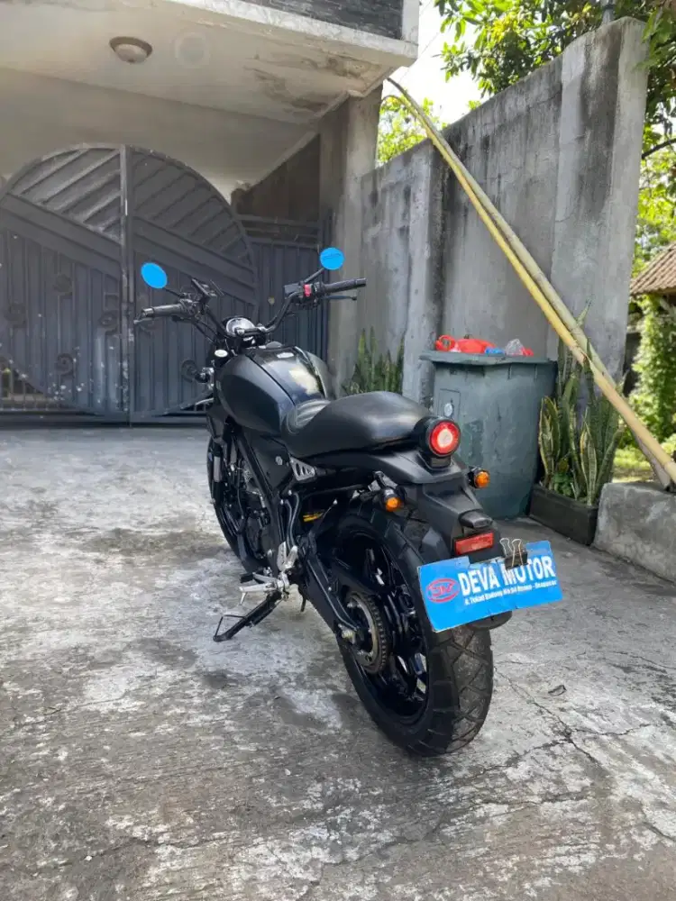 Xsr th 2022 hitam variasi Deva motor