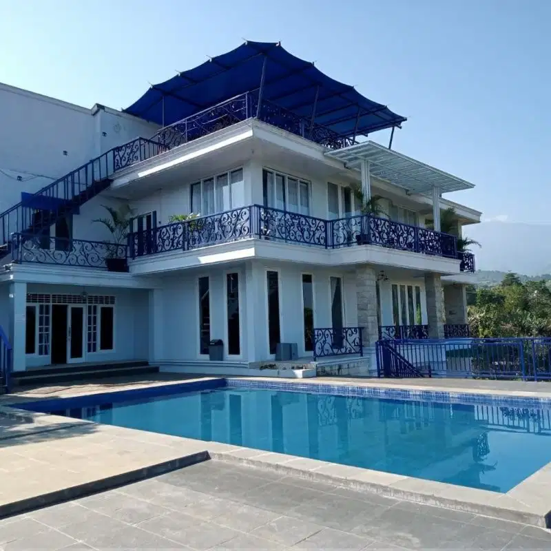 Dijual Vila Mewah 3 Lantai Di  Megamendung Puncak Bogor