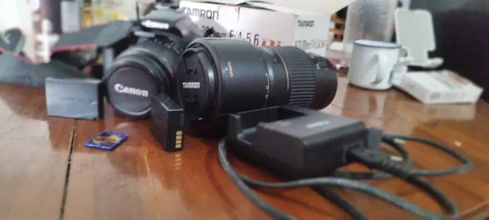 DSLR Canon 1100D + Lensa Tele Tamron AF70-300mm