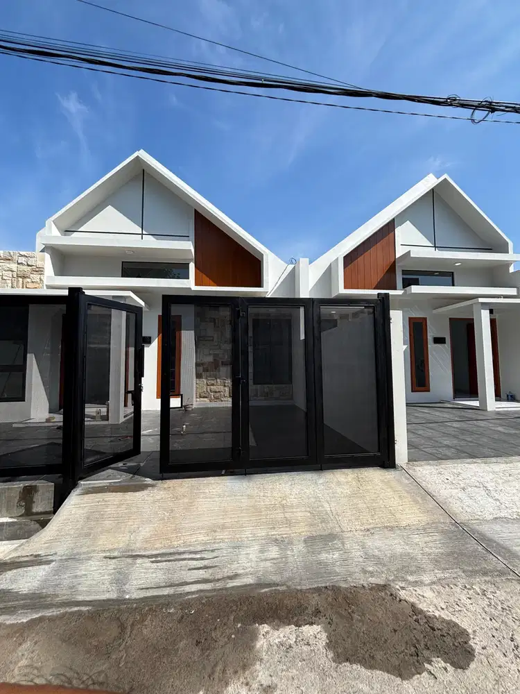 JUAL RUMAH MEWAH MODERN DI KOTA MOJOKERTO