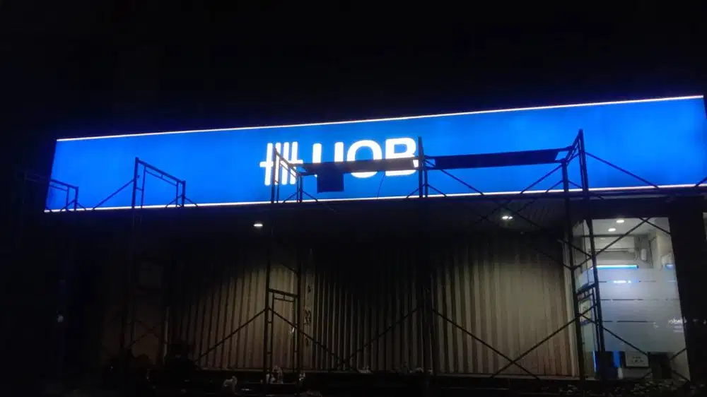 Neon box custom